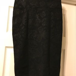 LuLaRoe Cassie Size XS Black With Embossed Flowers